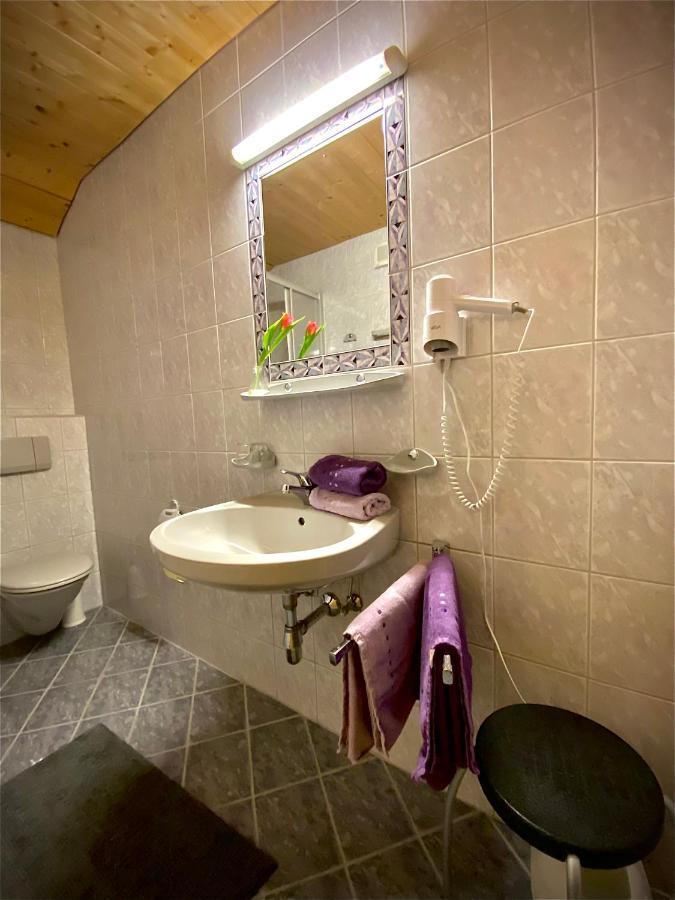 Aparts Handle Und Haus Bergblick Apartment Pfunds Bagian luar foto