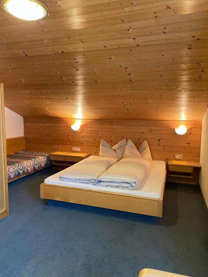 Aparts Handle Und Haus Bergblick Apartment Pfunds Bagian luar foto