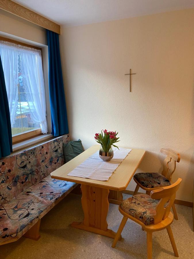 Aparts Handle Und Haus Bergblick Apartment Pfunds Bagian luar foto