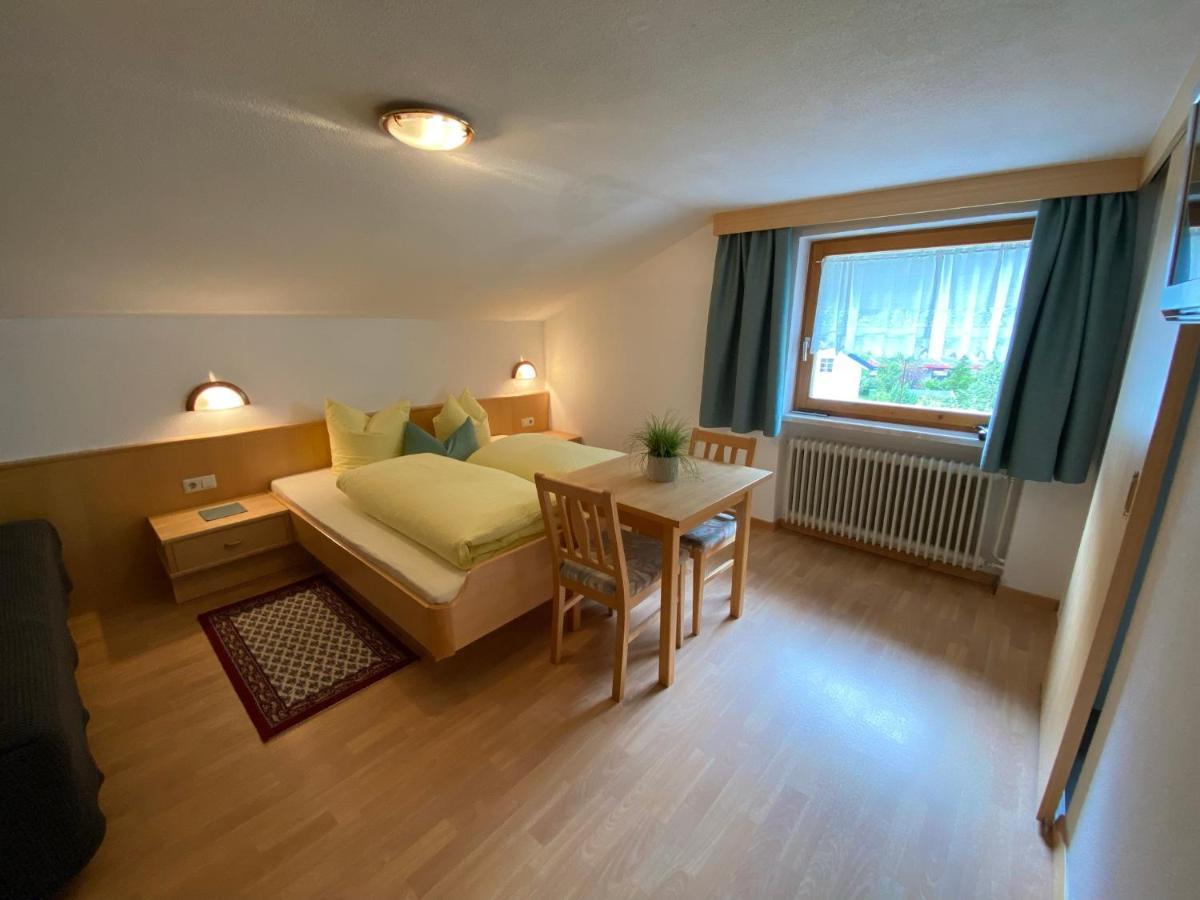 Aparts Handle Und Haus Bergblick Apartment Pfunds Bagian luar foto