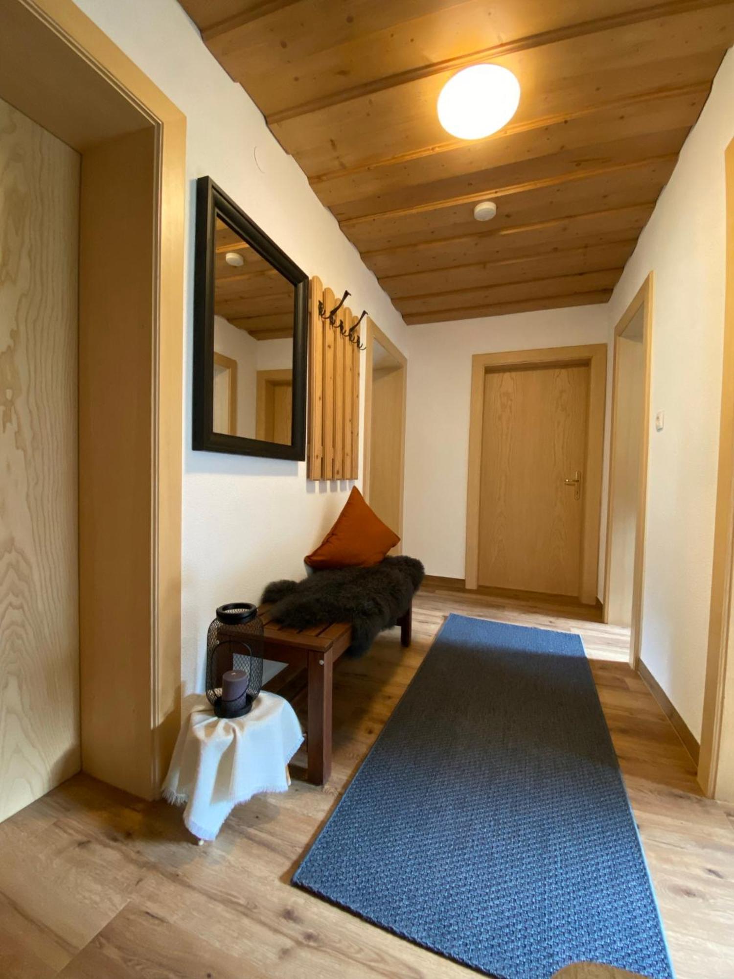 Aparts Handle Und Haus Bergblick Apartment Pfunds Bagian luar foto