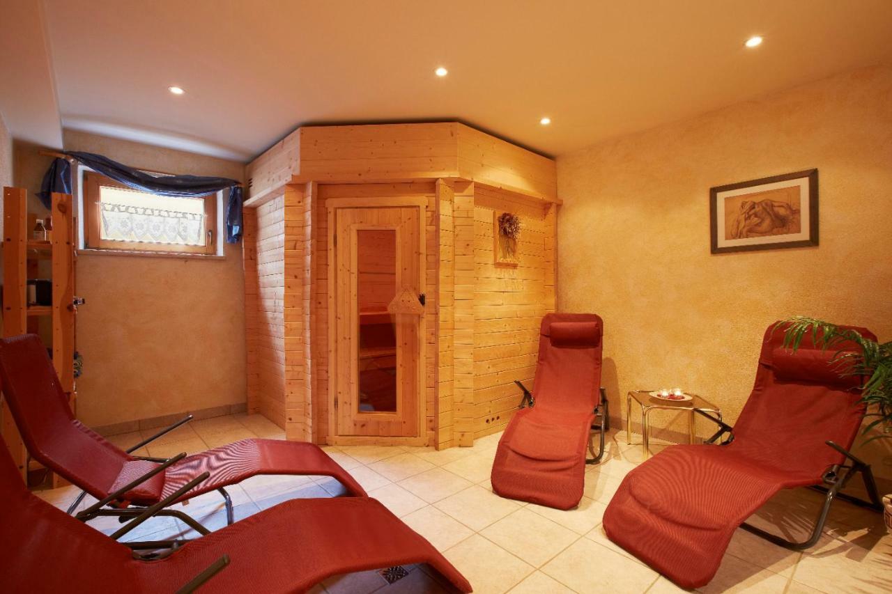 Aparts Handle Und Haus Bergblick Apartment Pfunds Bagian luar foto